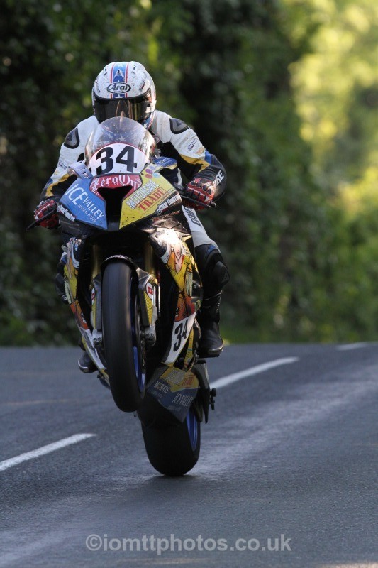 Paul Shoesmith BMW / Ice Valley by Motorsave Trade - Friday Practice - Solos