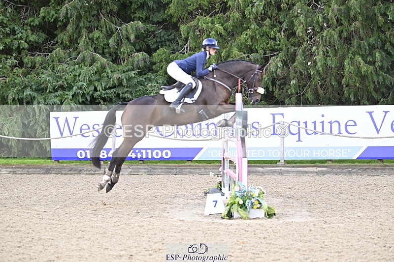 251025A-100931-18032 - A-007-Maja.Hullah