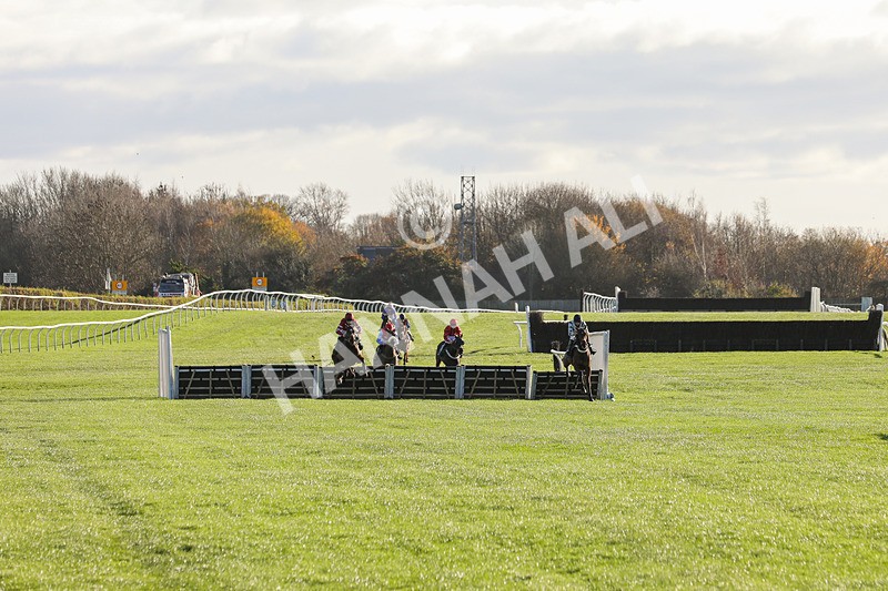 241123-Race 1-Onward Route-0818 - Race 1