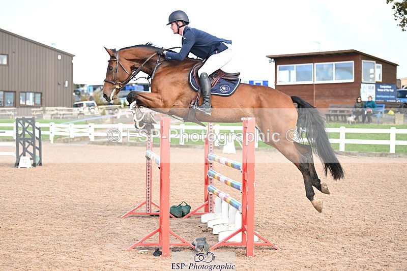 241023A-141701-01003 - Cls 4 Newcomers and 1.10m Open