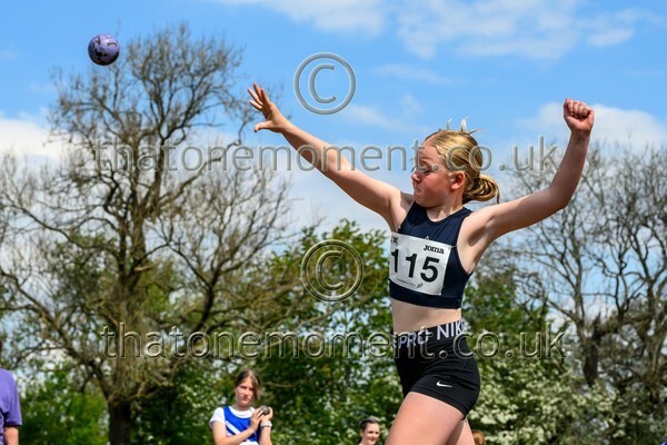 West25Sat-919821 - Field Female