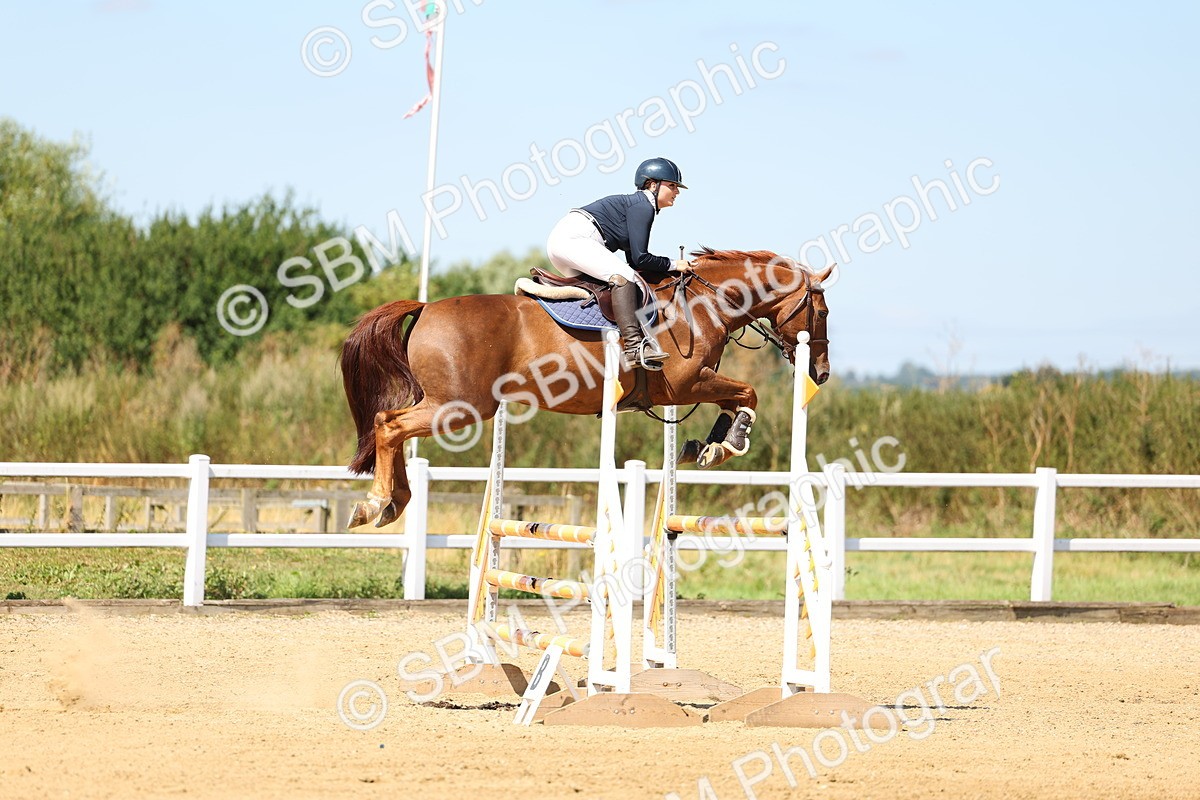 SBM_008305 - Class 12 - Senior Newcomers - 1.10m Open
