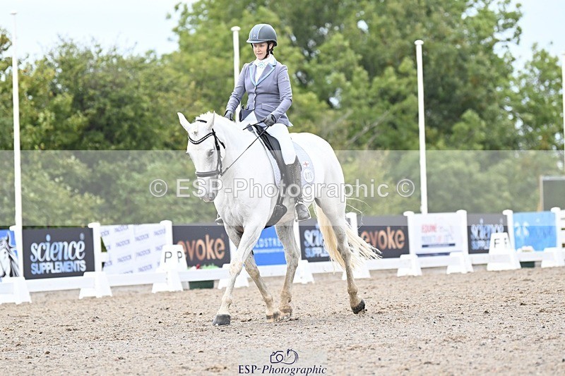 250907-104731-06348 - 070-Charlotte.DoreyDeards.Silver.Bounce