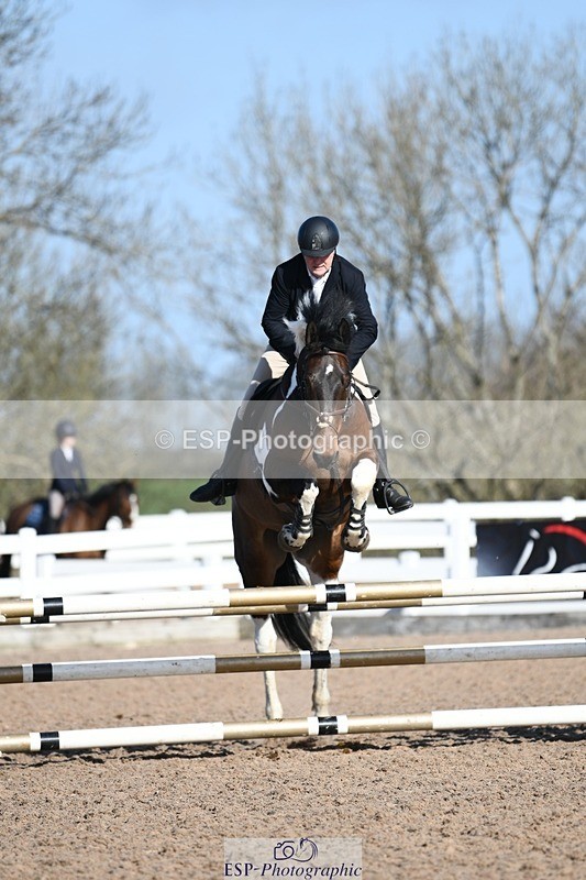 250330-101350-06036 - Cls 32 British Novice and 90cm