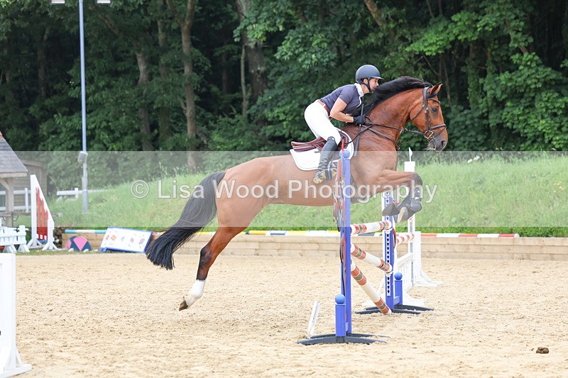 3E7A6372 - Class 8: Senior Newcomers/1.10m open