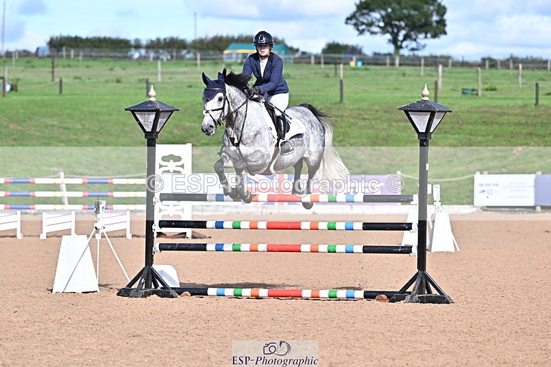 260923B-152248-00983 - Cls 06 Snr Fox & 1.20m Open