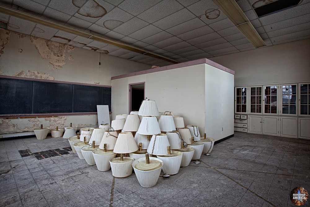 Central Junior High School (Chambersburg, PA) | Lampshade Pyramid - Central Junior High School