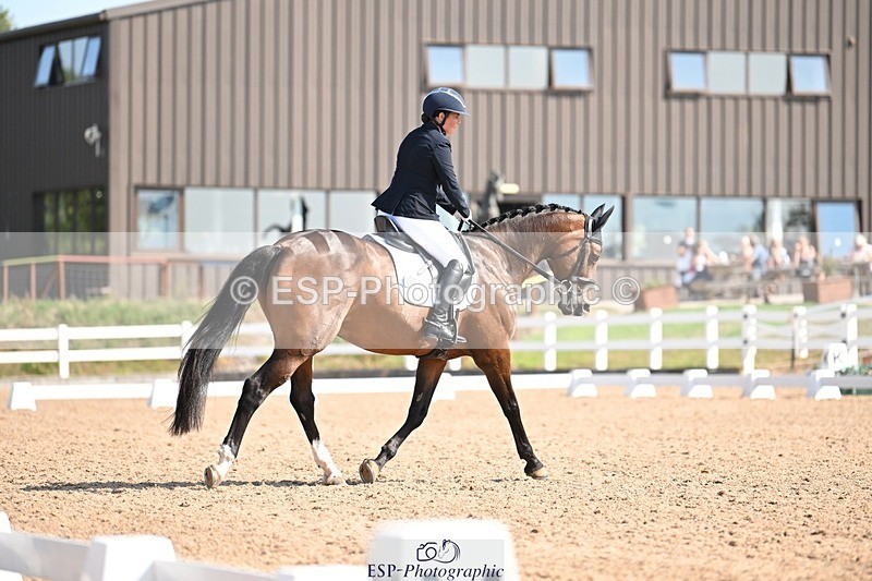 250816-105133-03475 - 047-Hannah.RogersWoodendfarm.Viva