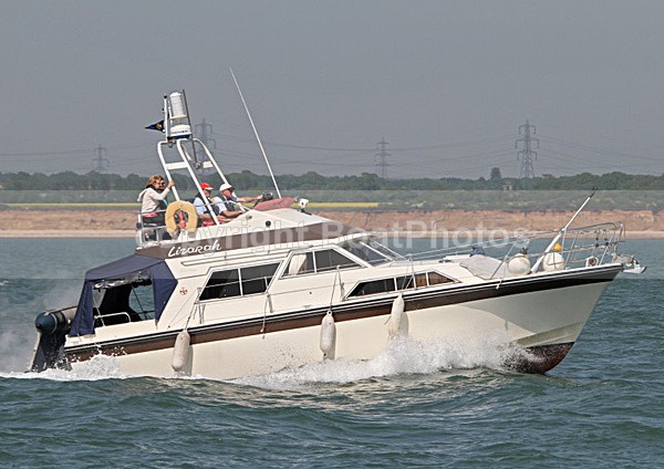100522 LIZARAH IMG_1883 - Flybridge Cruisers