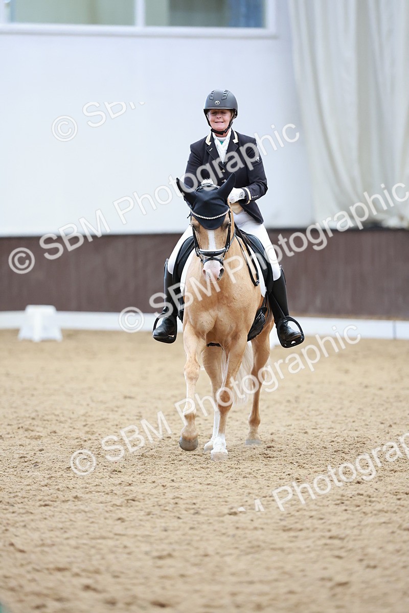 SBM_009853 - Class 6b - Novice 6 - 12.40-13.43