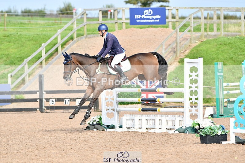 240915A-163356-11035 - Cls 30 Snr Foxhunter