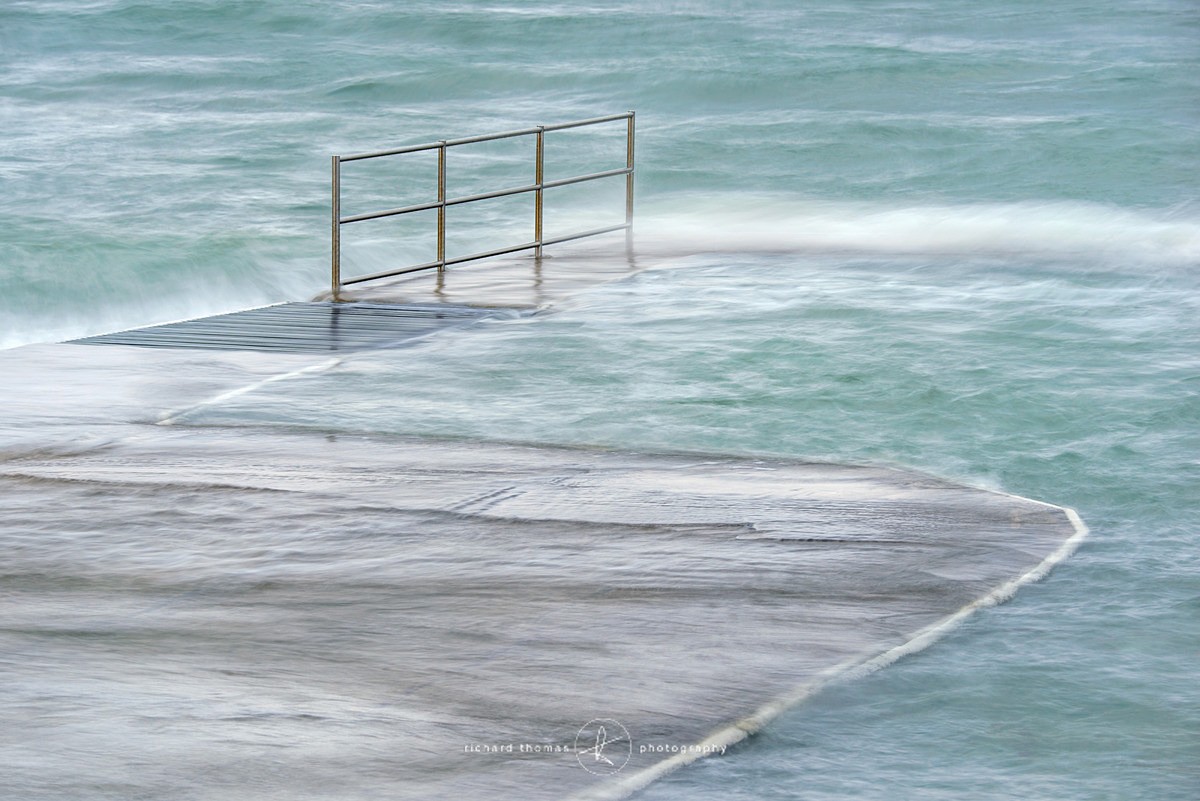 Overflow Wave - Sea Pool
