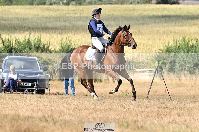 250824A-144012-38576 - 2146-Isobel.Sutherland-Zog
