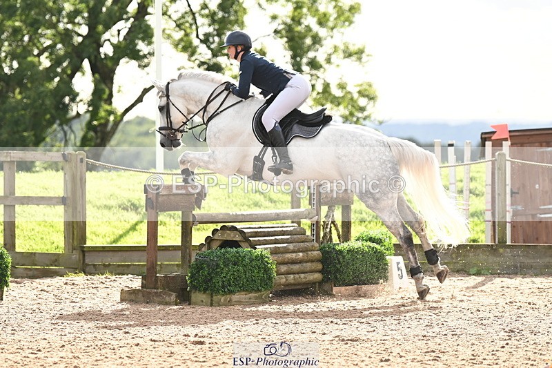 240912A-170109-02449 - Cls 7 Snr 90cm Open Speed Derby