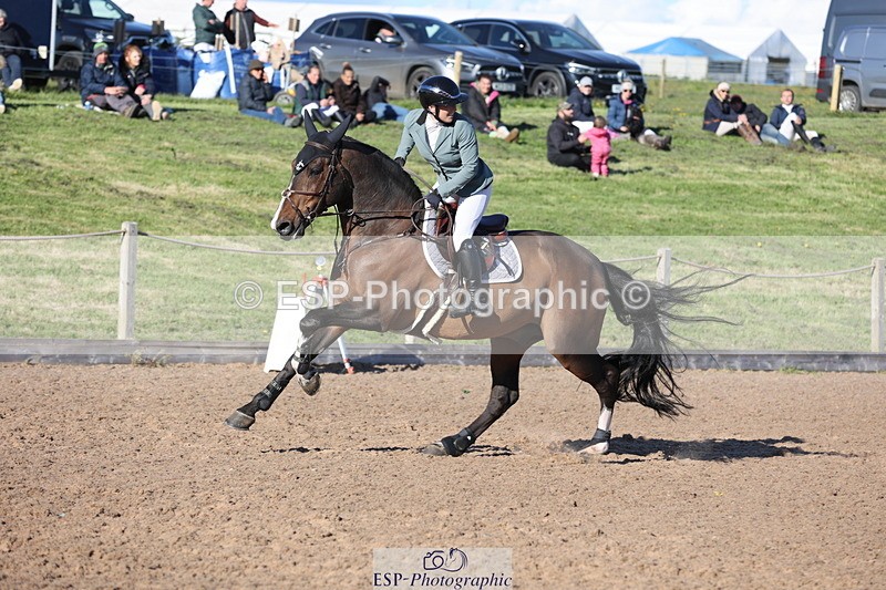 240419A-174329-09954 - Cls 10, 2 Star Big Tour 145cm  Break to End