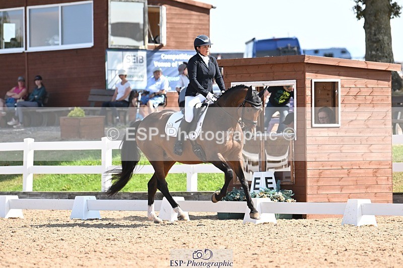 250816-105041-03464 - 047-Hannah.RogersWoodendfarm.Viva