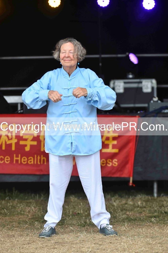 SH4_1434 - Tai Chi with Lisa Kay.