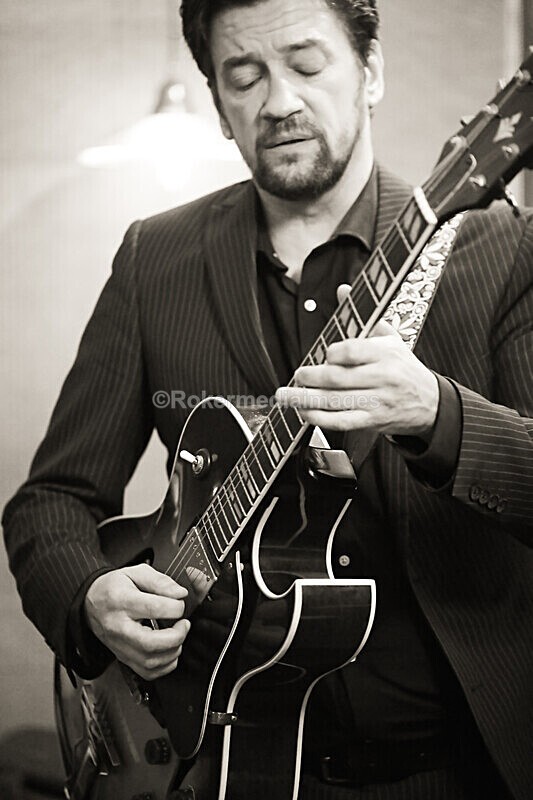 NKC-43 - Denny Illet and chums plays tribute to Nat King Cole