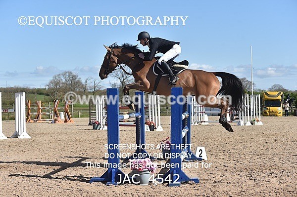 JAC_4542 - CLASS 11 SAT Andrew Hamilton Coach, RHS Foxhunter Championship Qualifier