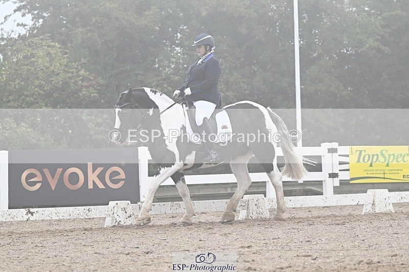 250907-145745-08996 - 106-Lucy.HamblettGalliano.Gold.Dust