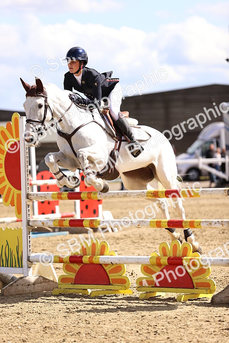 SBM_004285 - Class 17 - Senior Newcomers - 1.10m