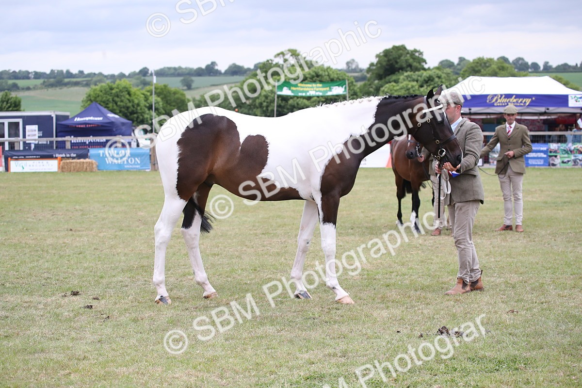 SBM_09879 - Ch 50 - Price Family Supreme In Hand