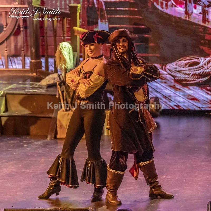 7KJS1015 - Ambition show team