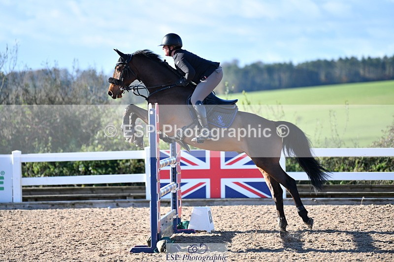 231110A-133911-00635 - Cls 5 Newcomers & 1.10m Open