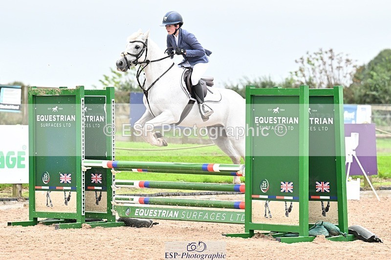 250920-161943-01870 - Cls 22 Pony Intro 90cm Derby