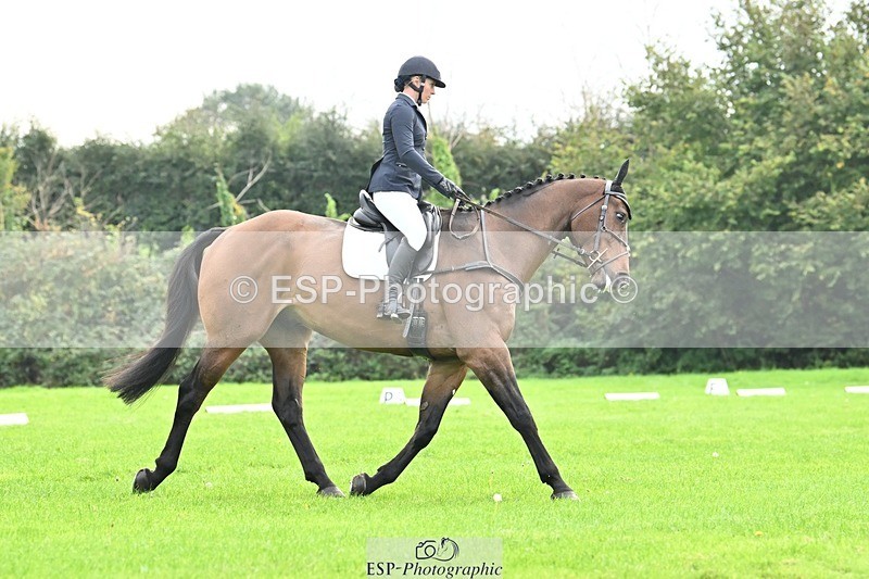 241024-142843-04310 - 582-Courtney.Romcke-JD.ON.THE.ROCKS