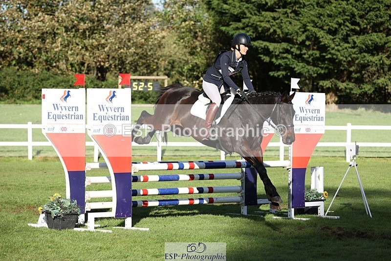 231022-151719-29711 - 502-REBEL.ON.THE.RUN-Ida.Strandberg-TrotUp+SJ