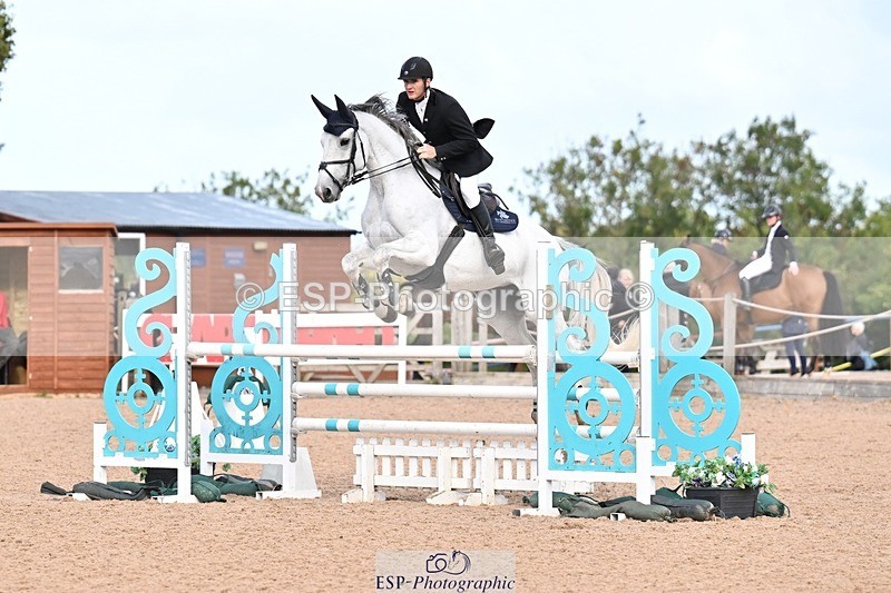 251005-101239-02693 - Cls 15 Foxhunter and 1.20m