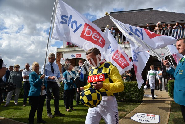 yr20082022r4-105 - Race 4 3.35pm Sky Bet Ebor
