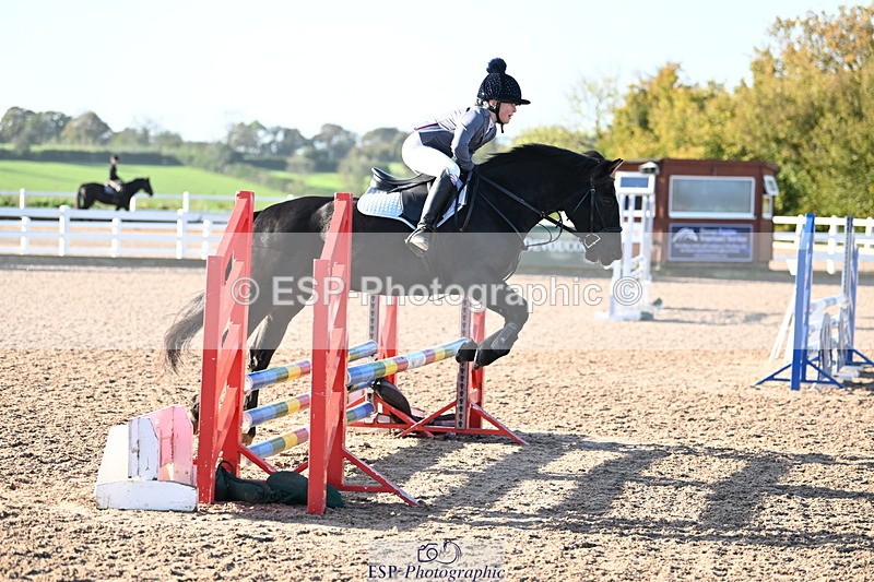 241026A-101228-00073 - SAT Cls 3 Pony Intro 70cm