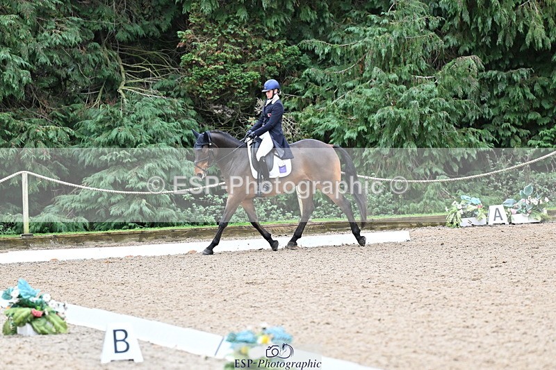 251022A-152522-00536 - B-112-Christina.Wiederkehr