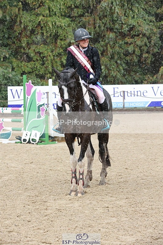 250831A-135857-10384 - Cls 42 Snr 1m Grand Prix