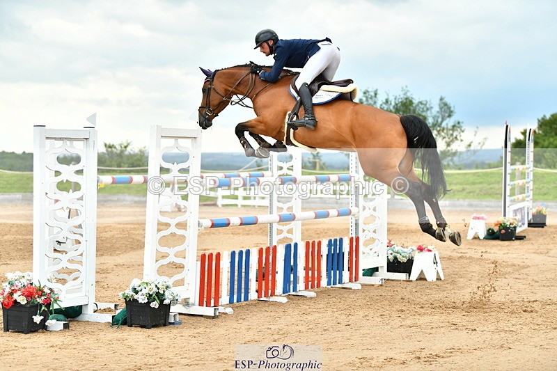 230720A-151941-03810 - Cls 9, 2 Star Big 1.40m Start to break