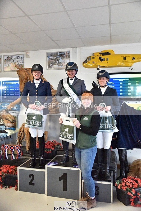 250214-130856-00370 - Freestyle Medium Silver Presentation