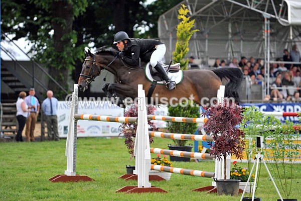 EQUISCOT 9271 - A WEE PEEK AT RHS 2013
