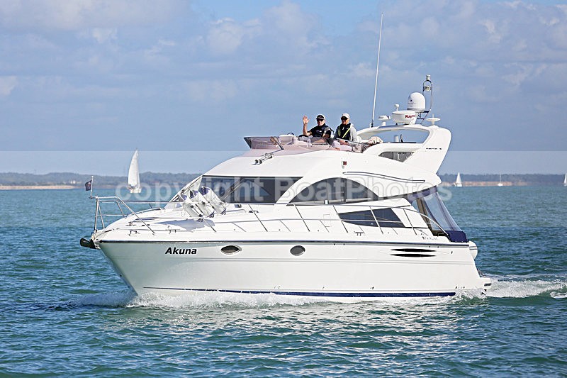 160911 AKUNA - FAIRLINE PHANTOM 40 Y92A0446 - Flybridge Cruisers