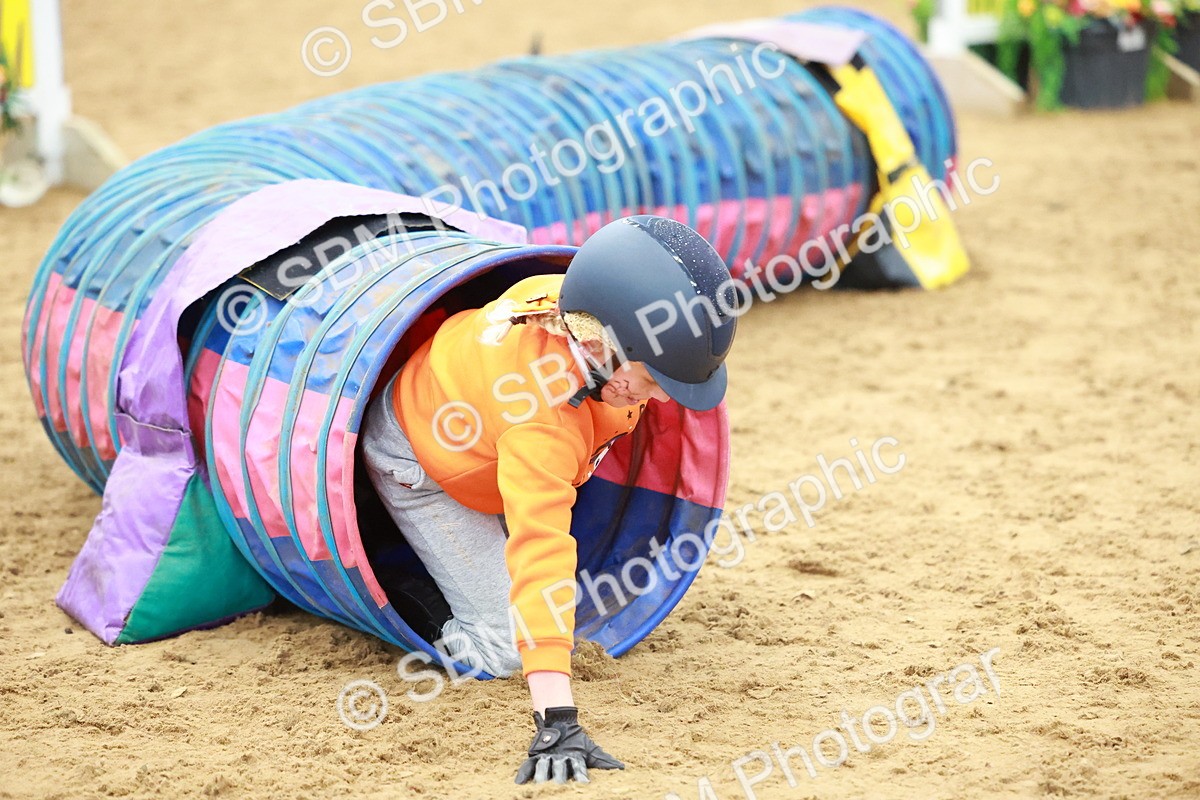 SBM_001706 - Class 3 - Horse & Hound (60cm)