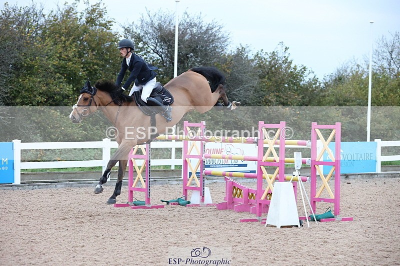 241101A-161700-03272 - FRI Cls 8 National 1.30m