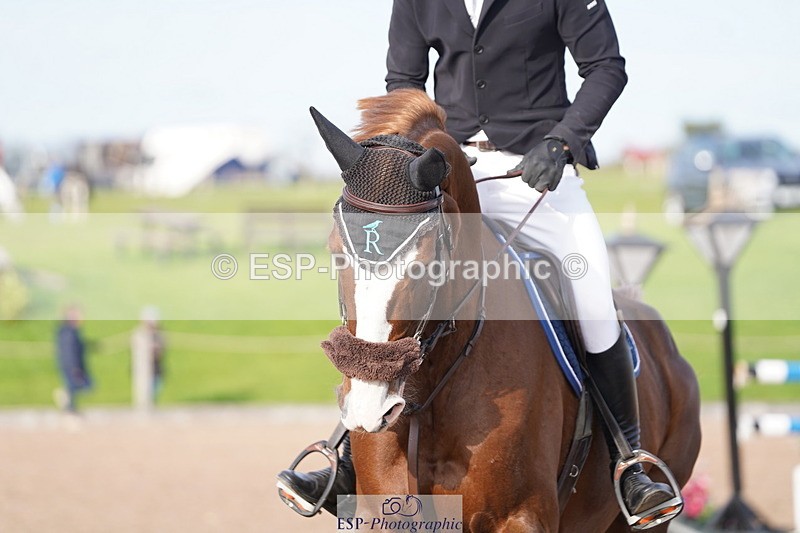241005A-162350-05205 - SAT Cls 12 Snr Fox & 1.20m Open