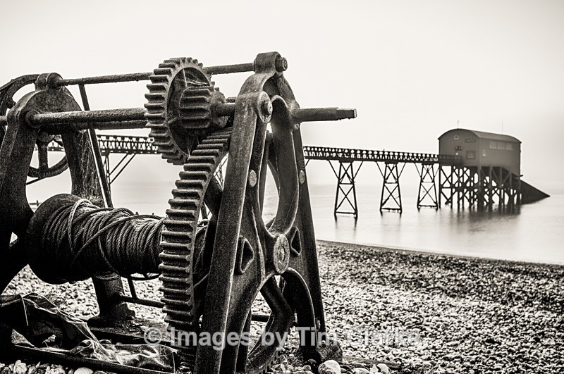 Old Winch and Lifeboat Station Selsey 8974 - Seascapes