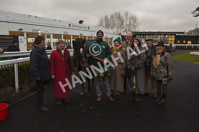 100225-Race 4-Onesoc-4609 - Race 4