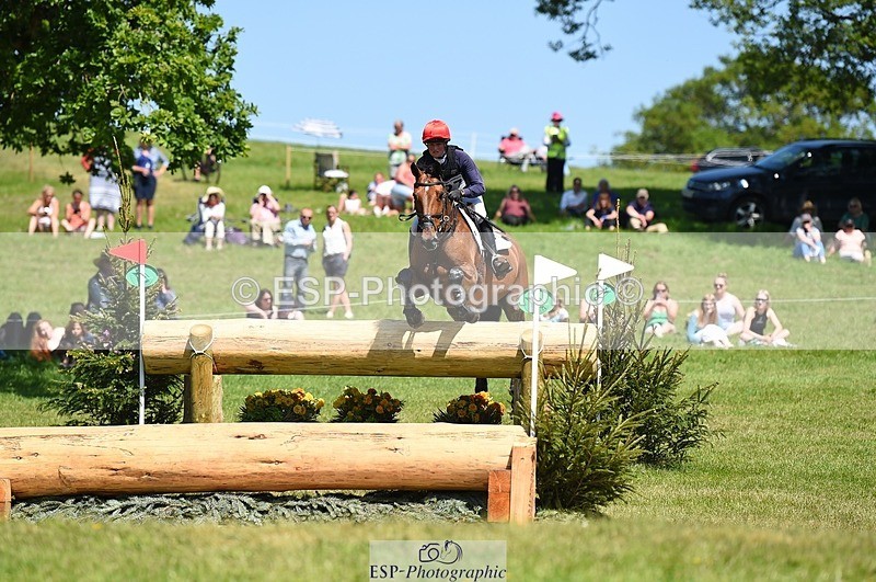 230527-142744-09788 - 327-ROMANTIC-Rosie_Fry-XC