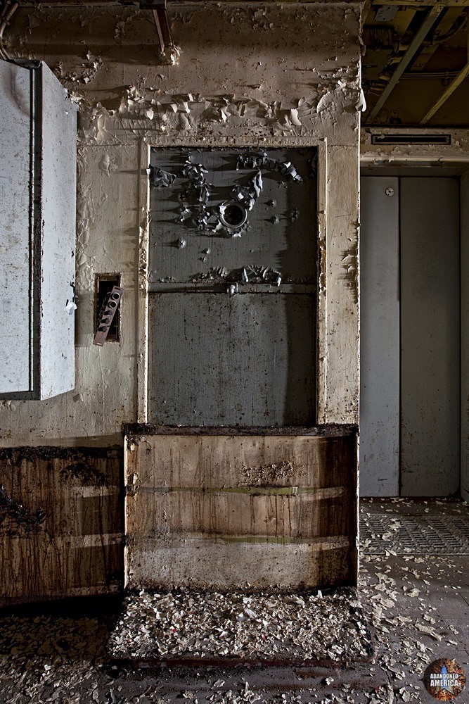 Crumbled Paint | SS United States (Philadelphia, PA) - SS United States