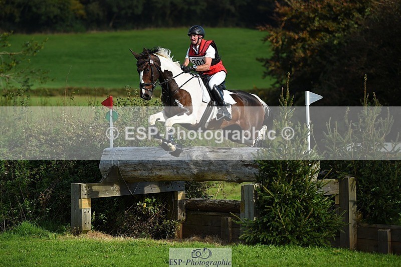 231022-130914-28383 - 301-WESTCEFFYL.KINGSWAY.LAD-Ben.Lee.Liles-XC