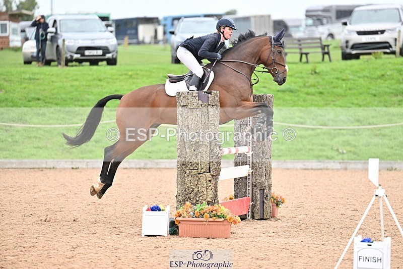 250914-110200-08433 - Cls 27 Snr 1.05m and 1.10m Grand Prix