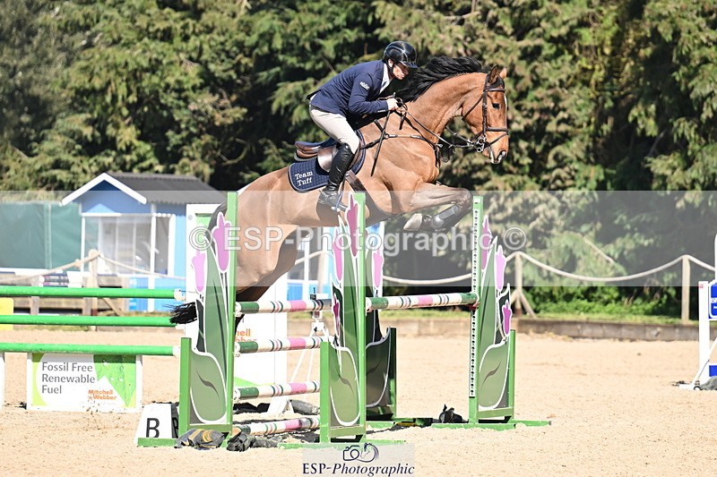 260321A-133109-00785 - 5 Newcomers 1m 10